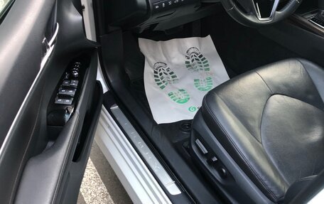Toyota Camry, 2018 год, 2 950 000 рублей, 9 фотография