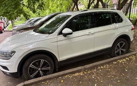 Volkswagen Tiguan II, 2018 год, 3 050 000 рублей, 4 фотография