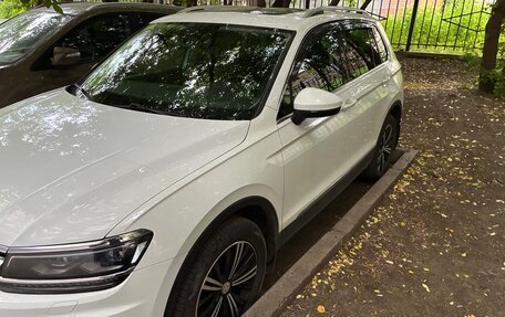 Volkswagen Tiguan II, 2018 год, 3 050 000 рублей, 3 фотография