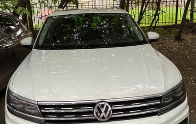Volkswagen Tiguan II, 2018 год, 3 050 000 рублей, 1 фотография