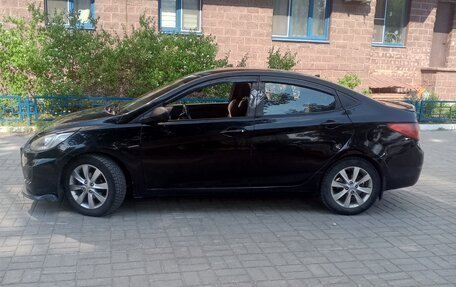 Hyundai Solaris II рестайлинг, 2011 год, 515 000 рублей, 2 фотография