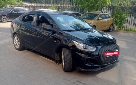 Hyundai Solaris II рестайлинг, 2011 год, 515 000 рублей, 8 фотография