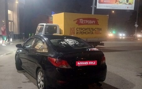 Hyundai Solaris II рестайлинг, 2011 год, 515 000 рублей, 24 фотография