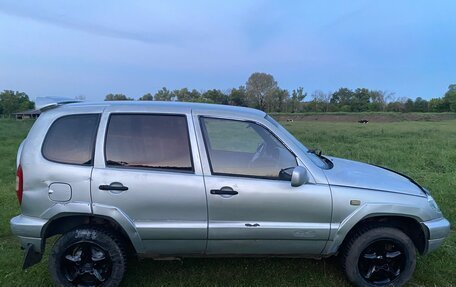 Chevrolet Niva I рестайлинг, 2004 год, 225 000 рублей, 2 фотография