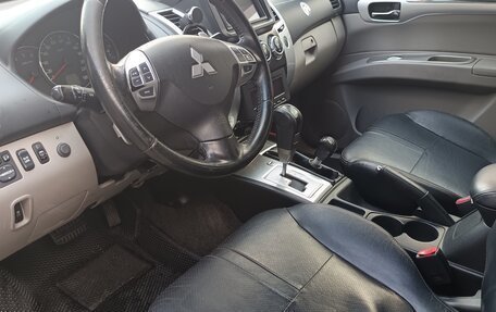 Mitsubishi Pajero Sport II рестайлинг, 2013 год, 1 330 000 рублей, 17 фотография