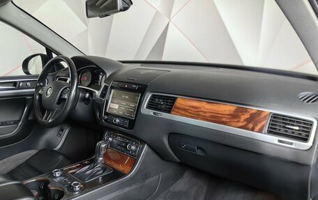 Volkswagen Touareg III, 2011 год, 1 497 000 рублей, 13 фотография