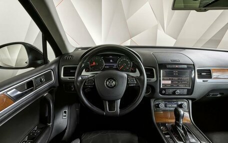Volkswagen Touareg III, 2011 год, 1 497 000 рублей, 20 фотография
