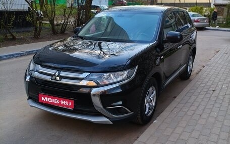 Mitsubishi Outlander III рестайлинг 3, 2017 год, 1 650 000 рублей, 1 фотография
