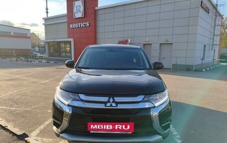 Mitsubishi Outlander III рестайлинг 3, 2017 год, 1 650 000 рублей, 5 фотография
