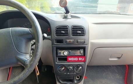 KIA Rio II, 2002 год, 135 000 рублей, 11 фотография
