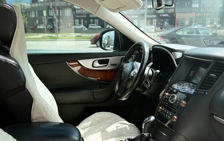 Infiniti FX II, 2011 год, 1 600 000 рублей, 12 фотография