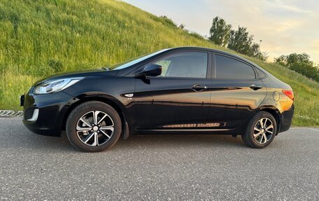 Hyundai Solaris II рестайлинг, 2012 год, 875 000 рублей, 2 фотография