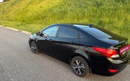 Hyundai Solaris II рестайлинг, 2012 год, 875 000 рублей, 3 фотография