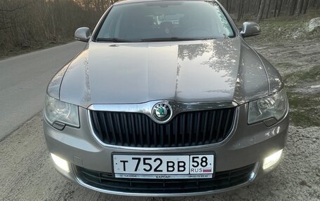 Skoda Superb III рестайлинг, 2010 год, 1 200 000 рублей, 1 фотография