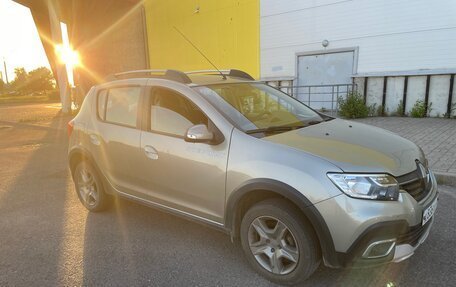 Renault Sandero II рестайлинг, 2020 год, 1 200 000 рублей, 2 фотография