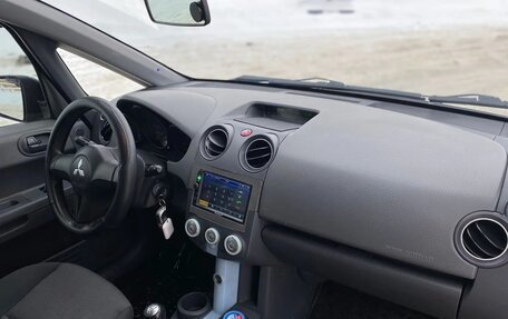 Mitsubishi Colt VI рестайлинг, 2006 год, 380 000 рублей, 6 фотография
