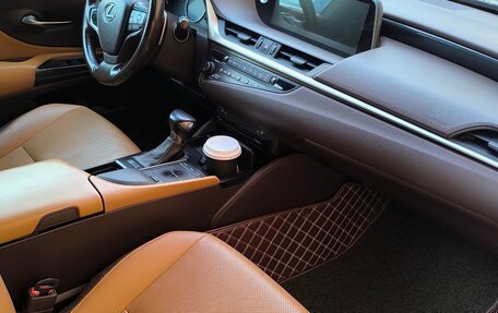 Lexus ES VII, 2019 год, 3 100 000 рублей, 29 фотография