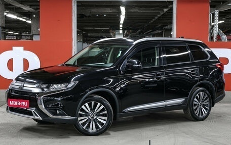 Mitsubishi Outlander III рестайлинг 3, 2019 год, 2 649 000 рублей, 2 фотография