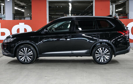 Mitsubishi Outlander III рестайлинг 3, 2019 год, 2 649 000 рублей, 9 фотография