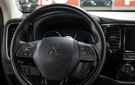 Mitsubishi Outlander III рестайлинг 3, 2019 год, 2 649 000 рублей, 18 фотография