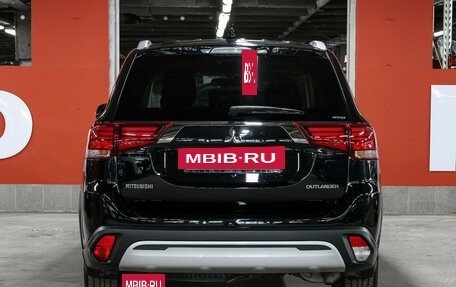 Mitsubishi Outlander III рестайлинг 3, 2019 год, 2 649 000 рублей, 7 фотография