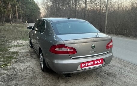 Skoda Superb III рестайлинг, 2010 год, 1 200 000 рублей, 5 фотография