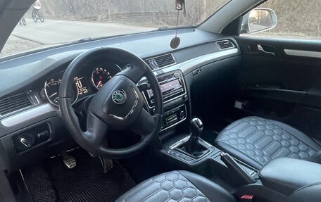 Skoda Superb III рестайлинг, 2010 год, 1 200 000 рублей, 10 фотография