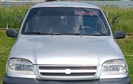 Chevrolet Niva I рестайлинг, 2004 год, 300 000 рублей, 3 фотография