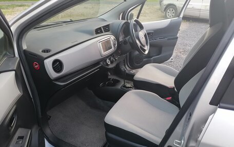 Toyota Vitz, 2013 год, 670 000 рублей, 4 фотография