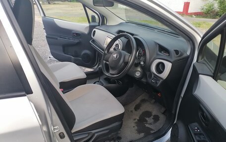 Toyota Vitz, 2013 год, 670 000 рублей, 5 фотография