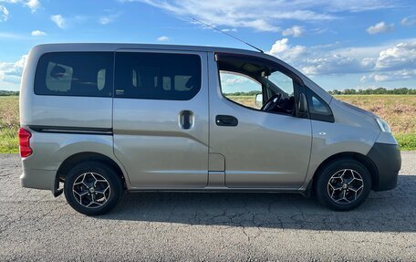 Nissan NV200, 2011 год, 1 250 000 рублей, 4 фотография