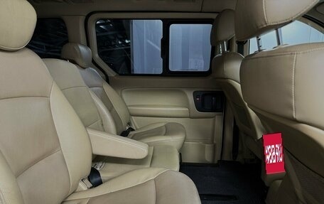 Hyundai Grand Starex Grand Starex I рестайлинг 2, 2014 год, 1 500 000 рублей, 13 фотография