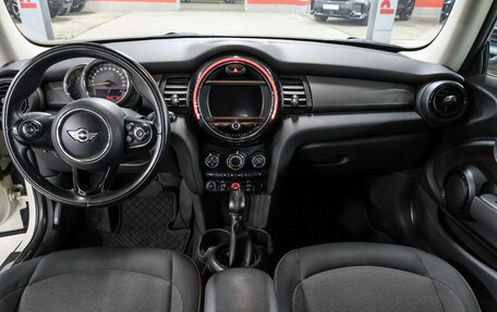 MINI Hatch, 2016 год, 1 399 000 рублей, 14 фотография