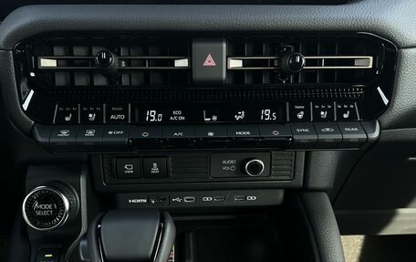 Toyota Land Cruiser Prado, 2026 год, 12 990 000 рублей, 28 фотография