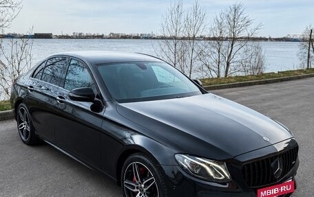 Mercedes-Benz E-Класс, 2018 год, 2 790 000 рублей, 4 фотография