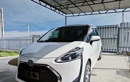 Toyota Sienta II, 2019 год, 1 610 000 рублей, 2 фотография