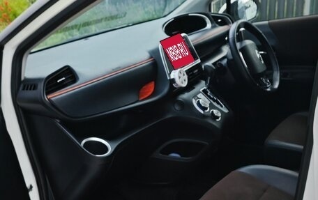 Toyota Sienta II, 2019 год, 1 610 000 рублей, 14 фотография