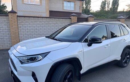 Toyota RAV4, 2018 год, 3 200 000 рублей, 6 фотография