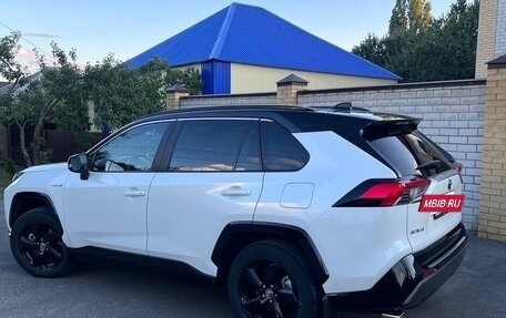 Toyota RAV4, 2018 год, 3 200 000 рублей, 4 фотография