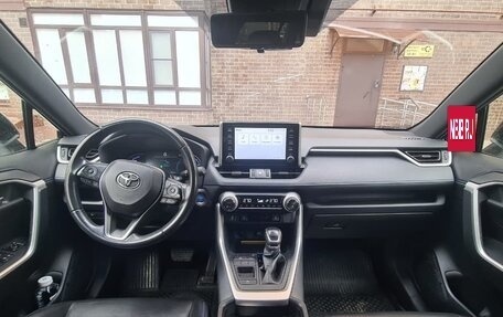 Toyota RAV4, 2018 год, 3 200 000 рублей, 7 фотография