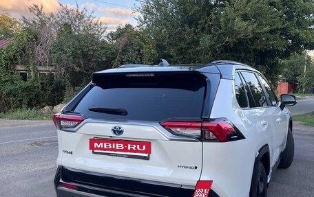 Toyota RAV4, 2018 год, 3 200 000 рублей, 3 фотография