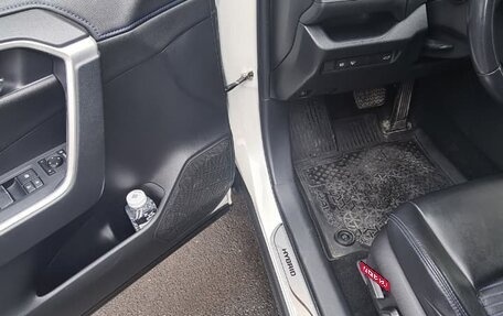 Toyota RAV4, 2018 год, 3 200 000 рублей, 11 фотография