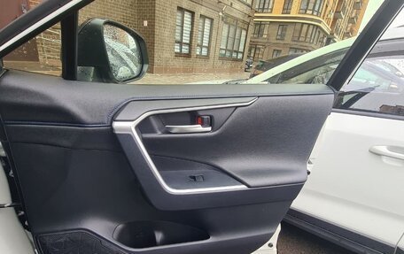 Toyota RAV4, 2018 год, 3 200 000 рублей, 16 фотография