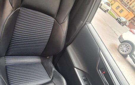 Toyota RAV4, 2018 год, 3 200 000 рублей, 22 фотография