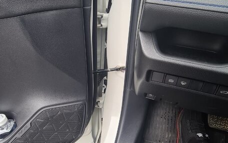 Toyota RAV4, 2018 год, 3 200 000 рублей, 19 фотография