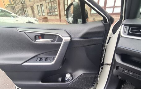 Toyota RAV4, 2018 год, 3 200 000 рублей, 18 фотография