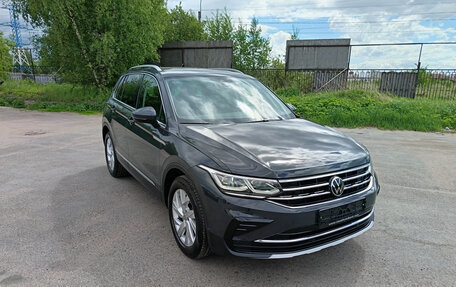 Volkswagen Tiguan II, 2022 год, 2 959 000 рублей, 2 фотография