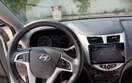Hyundai Solaris II рестайлинг, 2016 год, 1 100 000 рублей, 5 фотография