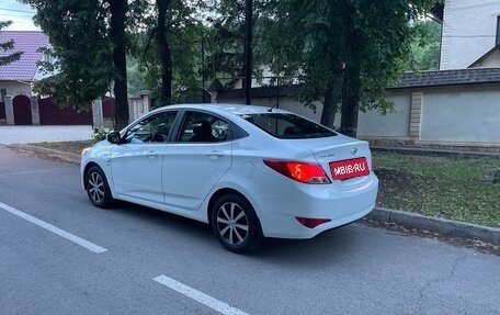 Hyundai Solaris II рестайлинг, 2016 год, 1 100 000 рублей, 3 фотография