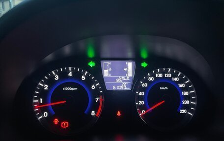 Hyundai Solaris II рестайлинг, 2016 год, 1 100 000 рублей, 18 фотография